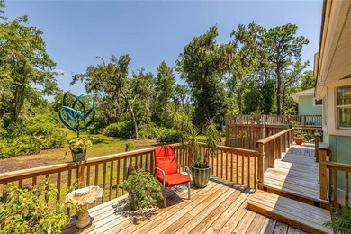 Custom Contemporary Retreat with Guest Cottage & Marsh Views - - photo 18