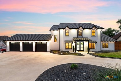 Featuring Provenza LTV flooring throughout and Pella windows and - photo 1