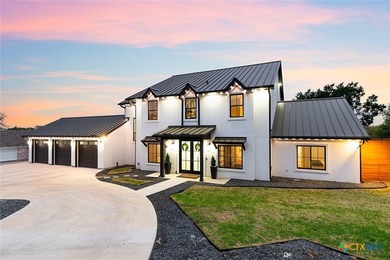 Featuring Provenza LTV flooring throughout and Pella windows and - photo 2