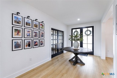 Featuring Provenza LTV flooring throughout and Pella windows and - photo 4