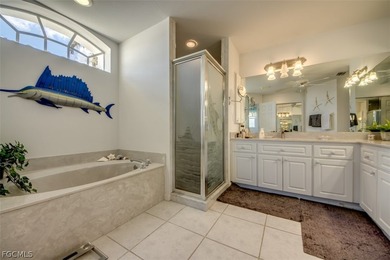 Welcome to this great west facing pool home on a direct access - photo 29