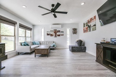 Completely remodeled 3-bedroom, 3-bathroom lake house offering - photo 16