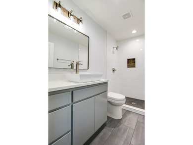 Completely remodeled 3-bedroom, 3-bathroom lake house offering - photo 19