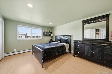 Welcome home to this beautifully updated and well maintained - photo 20