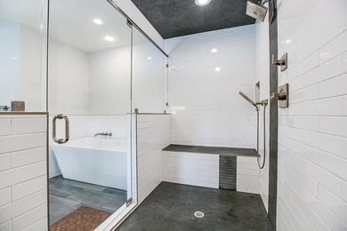 Completely remodeled 3-bedroom, 3-bathroom lake house offering - photo 31