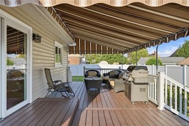 Welcome home to this beautifully updated and well maintained - photo 35