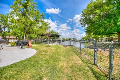 Completely remodeled 3-bedroom, 3-bathroom lake house offering - photo 40