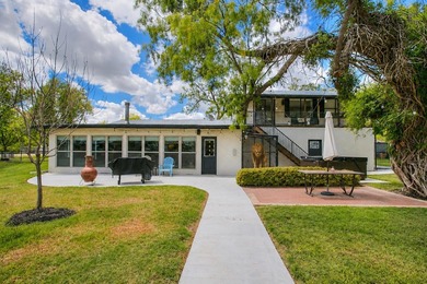 Completely remodeled 3-bedroom, 3-bathroom lake house offering - photo 41