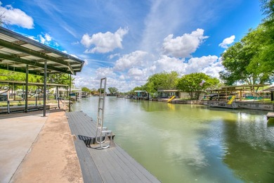 Completely remodeled 3-bedroom, 3-bathroom lake house offering - photo 44