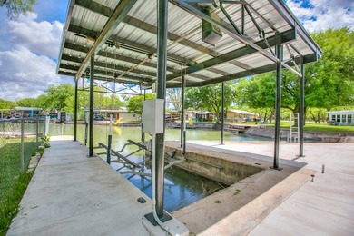 Completely remodeled 3-bedroom, 3-bathroom lake house offering - photo 45