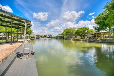 Completely remodeled 3-bedroom, 3-bathroom lake house offering - photo 47