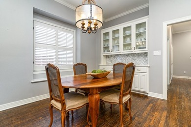 This custom 5 bedroom, 4 full and 2 half bath well maintained - photo 10