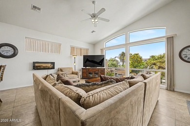 WATERFRONT property with endless views! Located in the heart of - photo 6