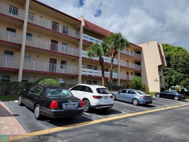 Lake Condo For Sale in Margate, Florida