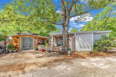 Owner Financing Available. Charming 3 Bedroom, 2 Bath Bungalow - photo 1
