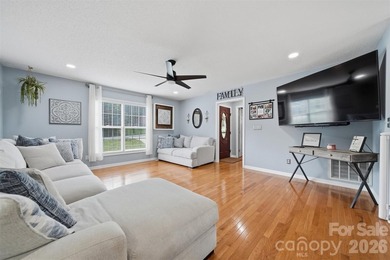 927 Victoria Avenue is a truly rare offering: an UPDATED, RANCH - photo 14