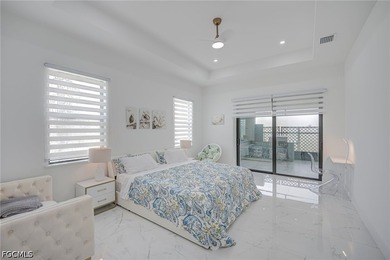 Welcome to this spectacular, centrally located residence - photo 15