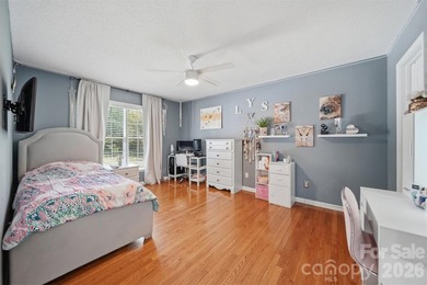 927 Victoria Avenue is a truly rare offering: an UPDATED, RANCH - photo 22