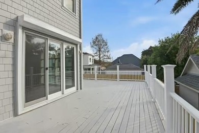 Nestled in the vibrant Lakeview neighborhood, this exceptional - photo 22