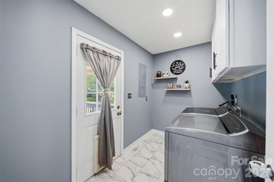 927 Victoria Avenue is a truly rare offering: an UPDATED, RANCH - photo 27