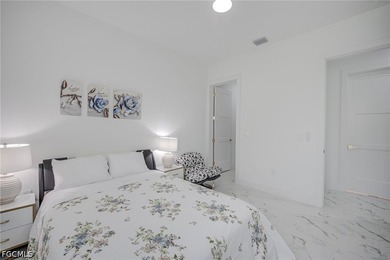 Welcome to this spectacular, centrally located residence - photo 27