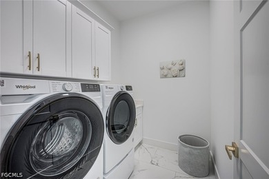 Welcome to this spectacular, centrally located residence - photo 31