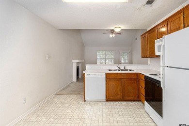 Discover the perfect East Texas retreat in the highly - photo 5