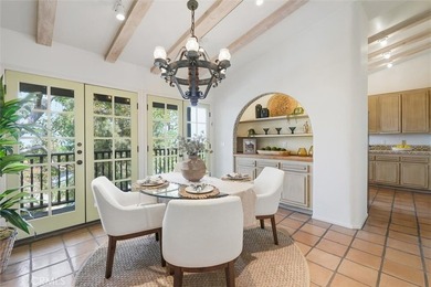 Feel right at home in this timeless Spanish-style condominium - photo 4