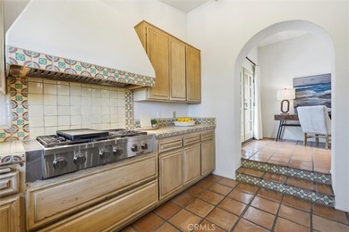 Feel right at home in this timeless Spanish-style condominium - photo 7