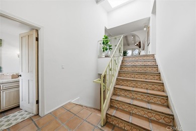 Feel right at home in this timeless Spanish-style condominium - photo 9