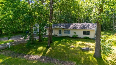 Charming 3-bedroom, 1-bath home just minutes from beautiful - photo 12