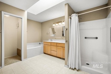 Great Meridian Location just off Franklin and Linder. 4 bedroom - photo 18