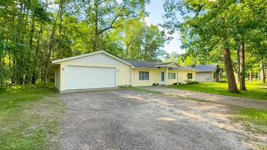 Charming 3-bedroom, 1-bath home just minutes from beautiful - photo 18