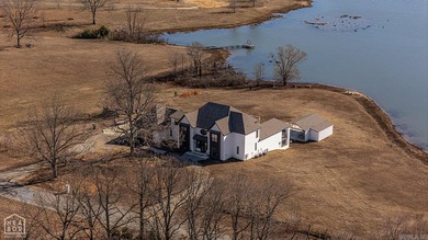 Built as the builder's personal residence, this nearly 7,000 sq - photo 4
