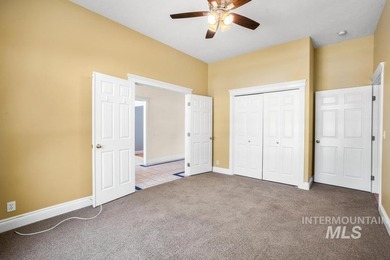 Great Meridian Location just off Franklin and Linder. 4 bedroom - photo 24