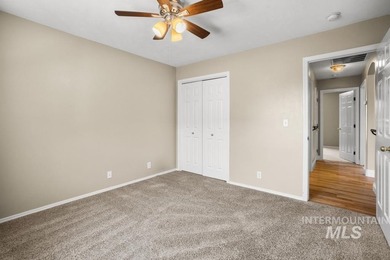Great Meridian Location just off Franklin and Linder. 4 bedroom - photo 30