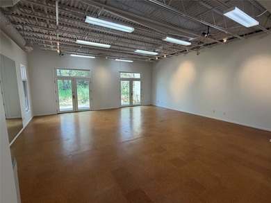 Could this be the most fabulous live / work studio in all of - photo 31