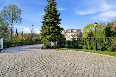 Welcome to 3 True Harbour Way, a custom built Colonial set on 1 - photo 2