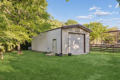 SELLER IS OFFERING $10K SELLER CONCESSIONS! Tucked away in the - photo 34