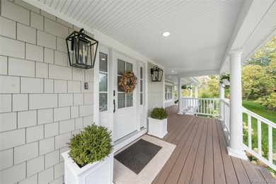 Welcome to 3 True Harbour Way, a custom built Colonial set on 1 - photo 6