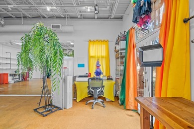Could this be the most fabulous live / work studio in all of - photo 36