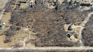 This is a generously sized lot in Lakeview Estates, a lakeside - photo 2