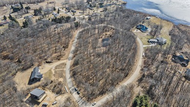 This is a generously sized lot in Lakeview Estates, a lakeside - photo 2