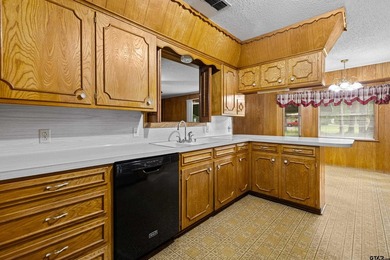 Looking for a lake house for sale in East Texas, without the - photo 10