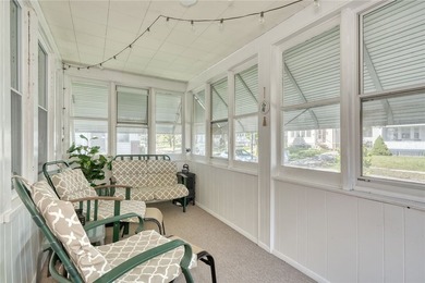 Classic city colonial with 3/4 bedrooms and 1.5 baths. Looking - photo 19