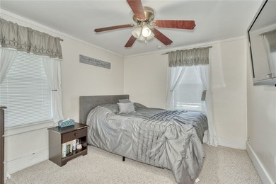 Classic city colonial with 3/4 bedrooms and 1.5 baths. Looking - photo 25