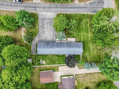 Welcome to this well maintained 3-bedroom, 2-bath home located - photo 25