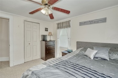 Classic city colonial with 3/4 bedrooms and 1.5 baths. Looking - photo 27