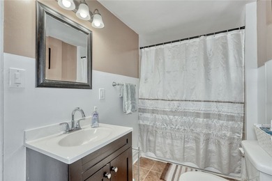 Classic city colonial with 3/4 bedrooms and 1.5 baths. Looking - photo 34