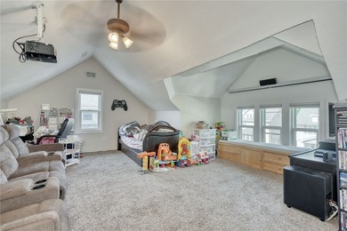 Classic city colonial with 3/4 bedrooms and 1.5 baths. Looking - photo 35